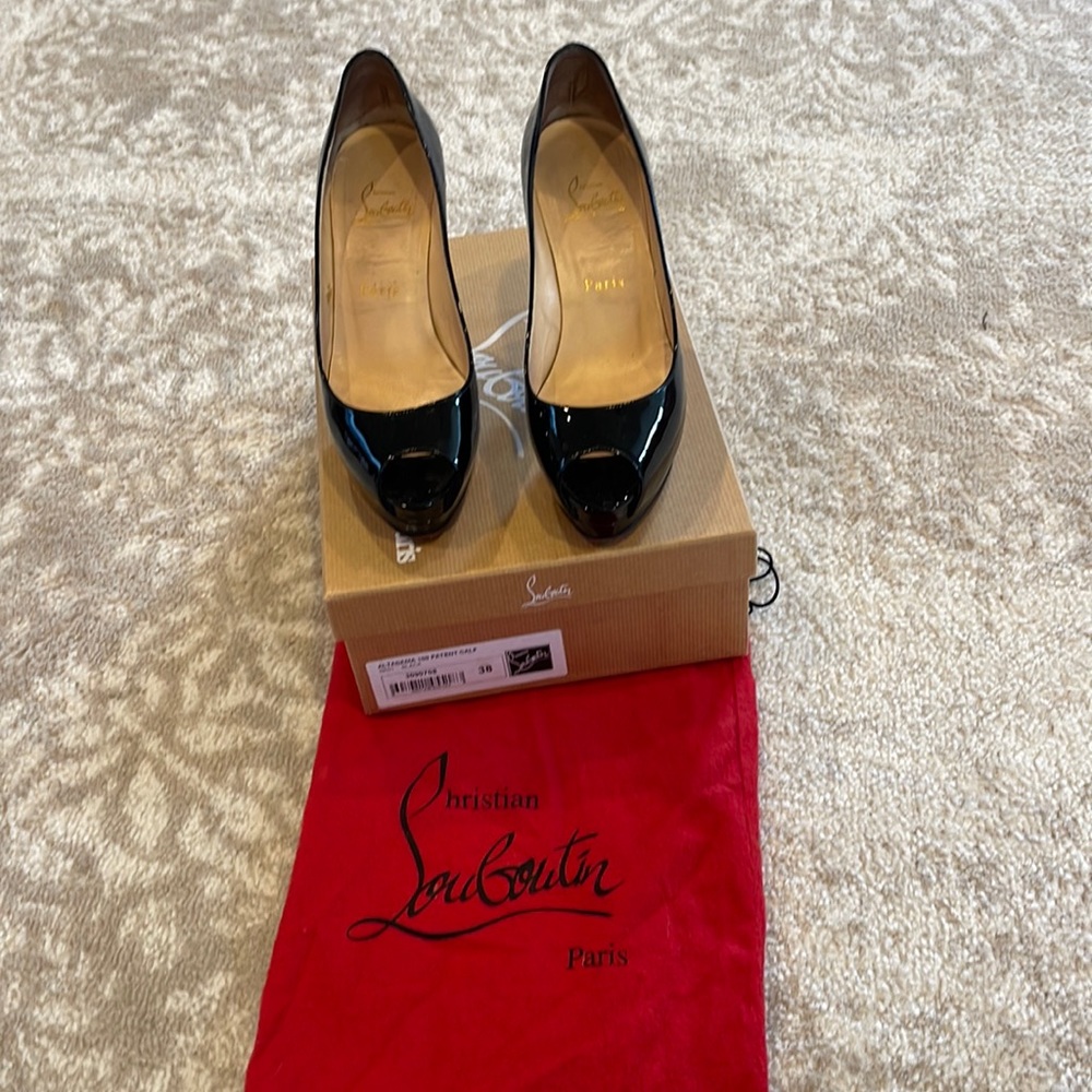 CHRISTIAN LOUBOUTIN high heel